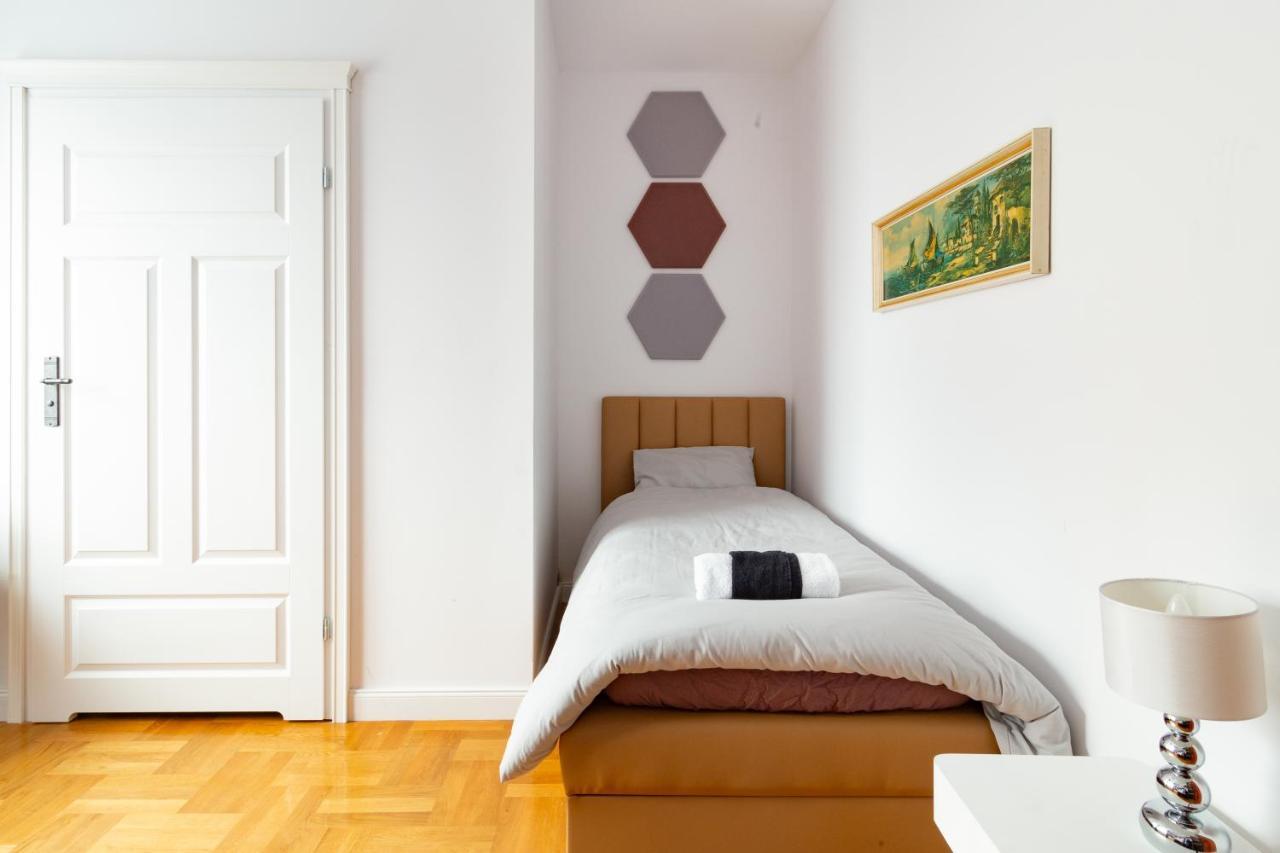 The Castle Suites & Apartment - Free Parking - (Adults Only) Cracovia Esterno foto