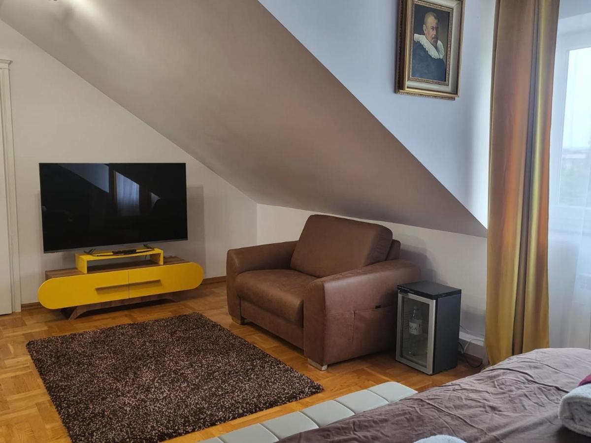 The Castle Suites & Apartment - Free Parking - (Adults Only) Cracovia Esterno foto